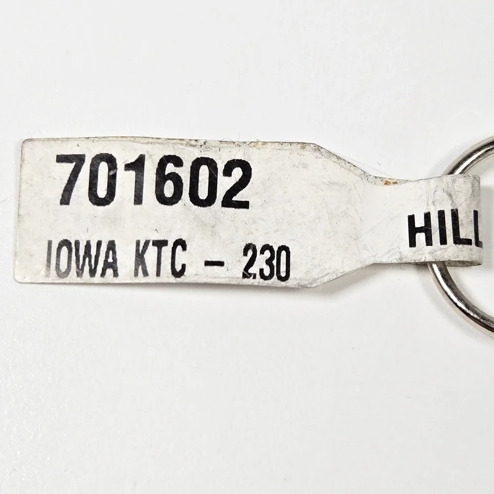 Lot of 2 Iowa Hawkeyes Keychain Collegiate Licensed Oval Logo‎ Metal Silver USA